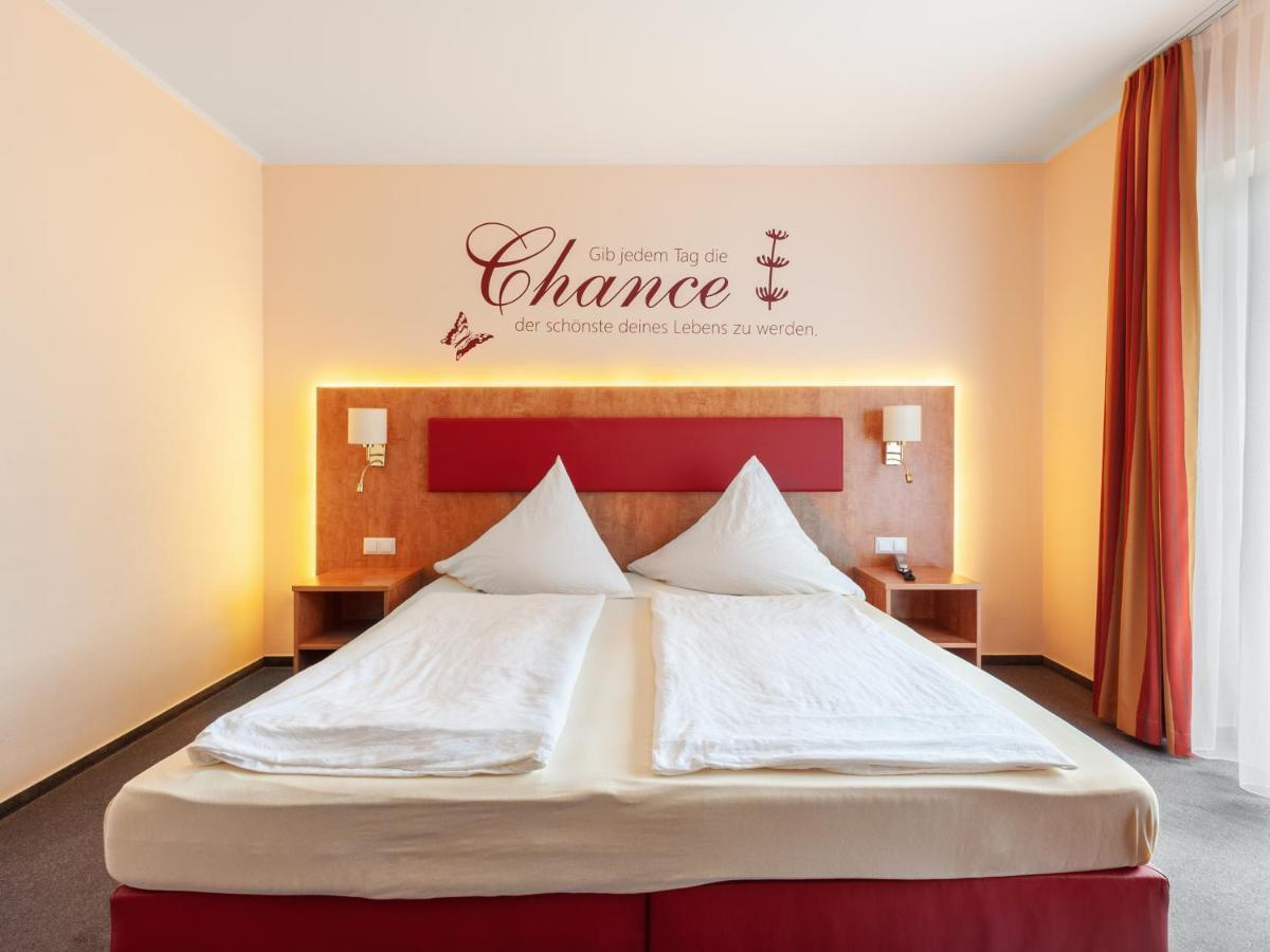 Hotel Haefner Бад-Шёнборн Экстерьер фото